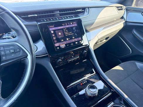 Used 2022 Jeep Grand Cherokee Altitude image 26