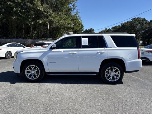Used 2017 GMC Yukon SLT image 2