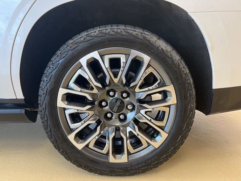 Used 2023 GMC Yukon Denali Ultimate image 16