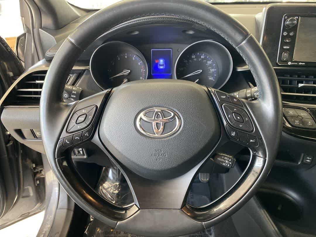 Used 2018 Toyota C-HR XLE FWD image 16