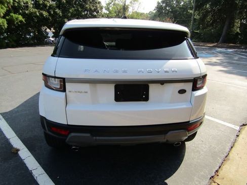 Used 2018 Land Rover Range Rover Evoque SE image 4