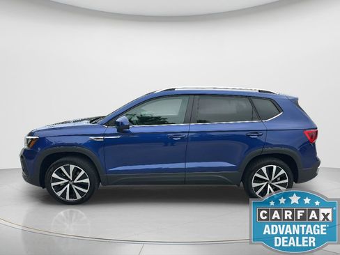 Used 2024 Volkswagen Taos SE image 2