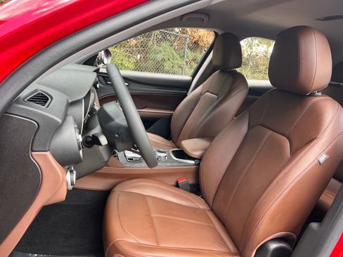 Used 2020 Alfa Romeo Stelvio RWD image 12