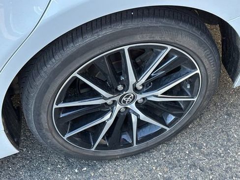 Used 2023 Toyota Camry SE FWD image 4