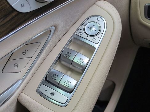 Used 2019 Mercedes-Benz C 300 Sedan image 25
