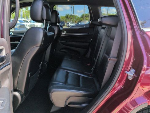 Used 2020 Jeep Grand Cherokee Limited AWD/4WD image 14