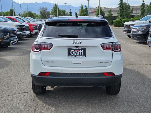 Used 2025 Jeep Compass Limited AWD/4WD image 4