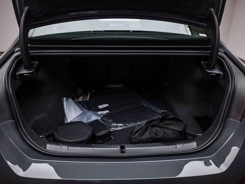 New 2026 BMW 550e xDrive w/ Executive Package image 27