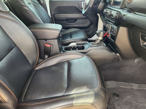 Used 2021 Jeep Gladiator Mojave AWD/4WD image 14