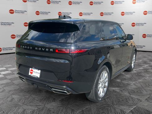 Used 2024 Land Rover Range Rover Sport SE AWD/4WD image 5