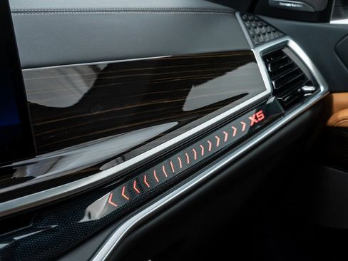 Used 2024 BMW X5 xDrive40i w/ Premium Package image 22