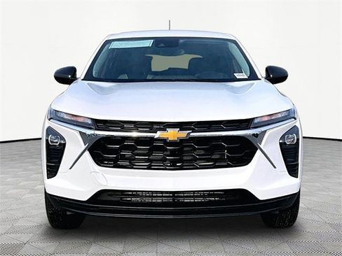 New 2026 Chevrolet Trax LS image 2