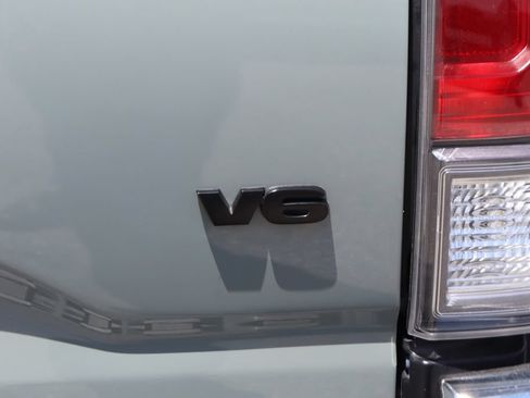 Used 2023 Toyota Tacoma TRD Off-Road AWD/4WD image 47