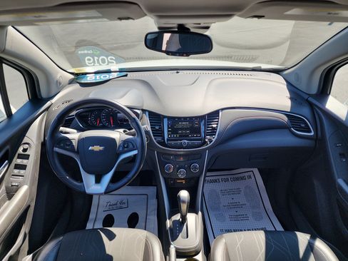 Certified 2019 Chevrolet Trax LT w/ LT Convenience Package image 24