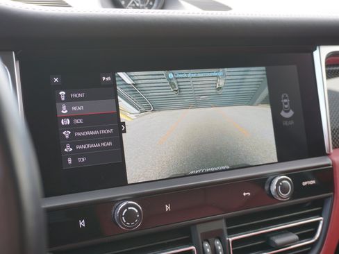 Certified 2023 Porsche Macan S AWD/4WD image 24