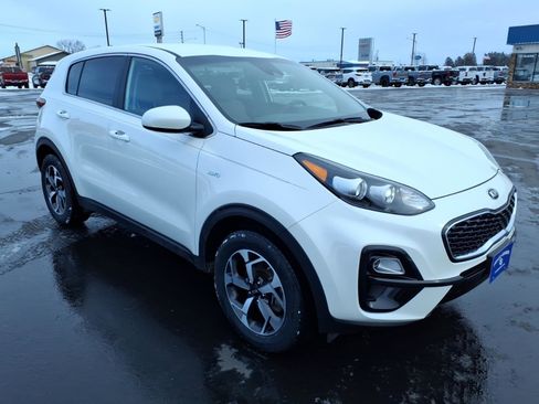 Used 2022 Kia Sportage LX image 8