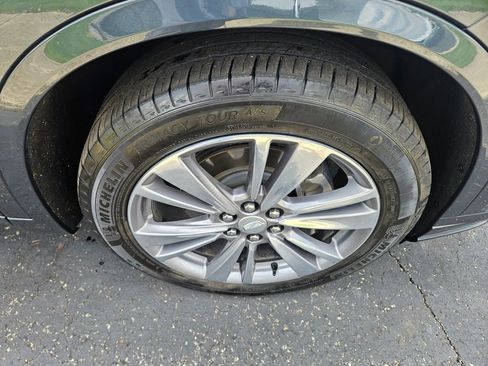 Used 2020 Cadillac XT6 Premium Luxury w/ LPO, Floor Liner Package image 12