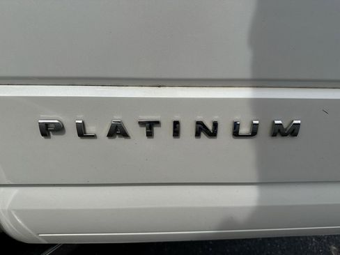 Used 2015 Ford Expedition Platinum image 27