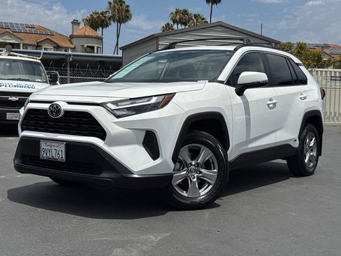 Used 2025 Toyota RAV4 XLE w/ Convenience Package AWD/4WD image 2