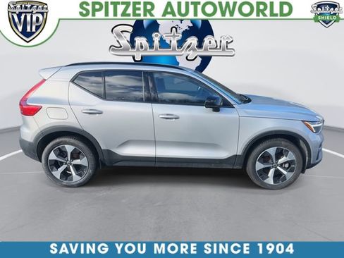 Used 2023 Volvo XC40 B5 Plus w/ Protection Package Premier AWD/4WD image 11