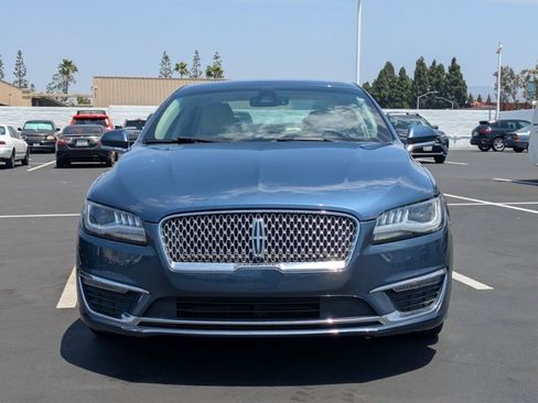 Used 2019 Lincoln MKZ Premiere FWD image 2