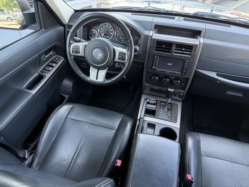Used 2012 Jeep Liberty Limited Jet w/ Comfort/Convenience Group AWD/4WD image 19