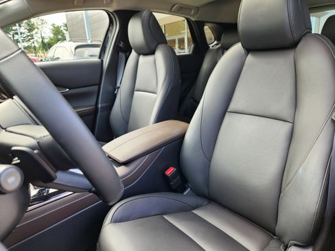 Certified 2025 MAZDA CX-30 AWD 2.5 S w/ Premium Package image 7