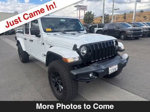 Used 2021 Jeep Gladiator Sport AWD/4WD image 8
