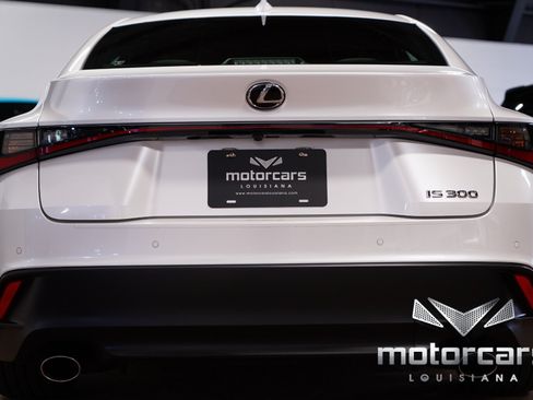 Used 2022 Lexus IS 300 w/ Premium Package RWD image 18
