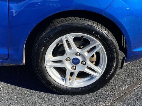 Used 2018 Ford Fiesta SE image 7