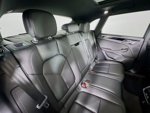 New 2026 Porsche Macan Base image 29