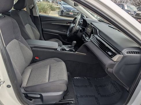 Used 2025 Toyota Camry LE image 30