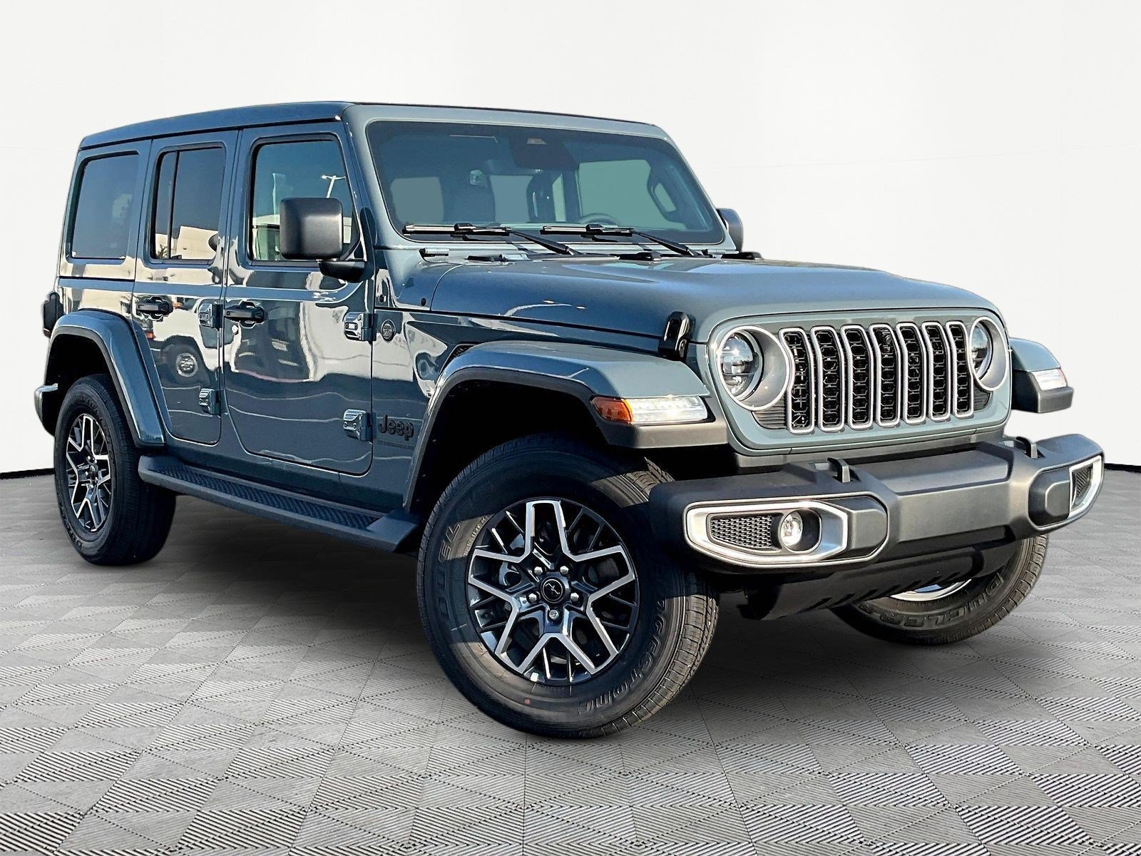 New 2026 Jeep Wrangler Unlimited Sahara AWD/4WD image 2