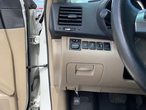 Used 2012 Toyota Highlander Limited w/ Tow Pkg AWD/4WD image 16