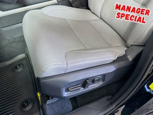Used 2025 Toyota Tundra Limited AWD/4WD image 21