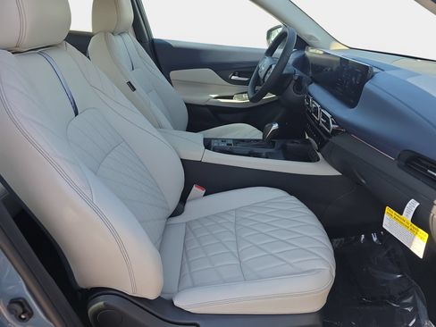 New 2026 Nissan Sentra SL w/ Floor Mat Package FWD image 10