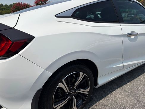 Used 2017 Honda Civic Touring image 15