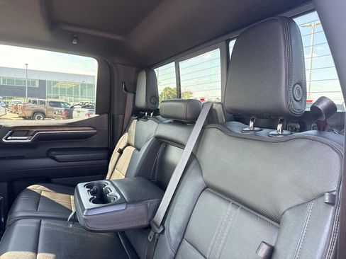Certified 2024 Chevrolet Silverado 1500 High Country w/ Technology Package AWD/4WD image 33