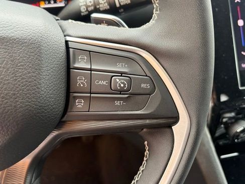 New 2025 Jeep Grand Cherokee 4WD image 17