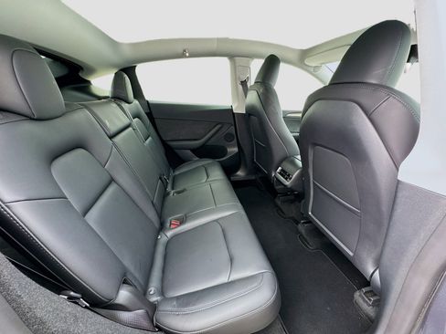 Used 2023 Tesla Model Y 2WD image 19