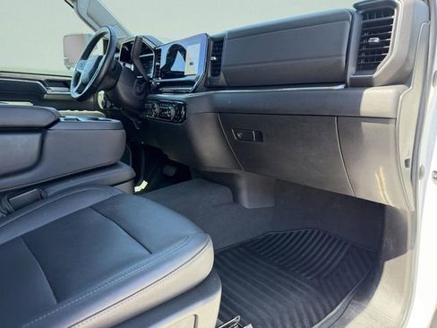 Used 2024 Chevrolet Silverado 2500 LTZ AWD/4WD image 16