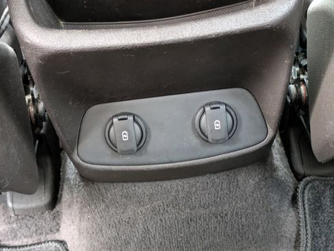 Used 2019 Hyundai Santa Fe Limited image 15