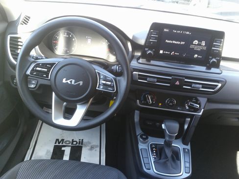 Used 2022 Kia Seltos LX AWD/4WD image 19