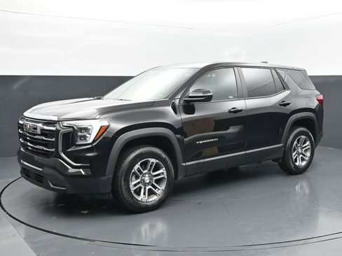 Used 2026 GMC Terrain Elevation FWD image 1