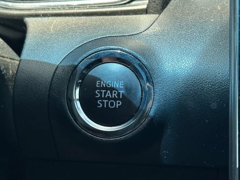 Used 2019 Toyota Avalon XSE FWD image 25