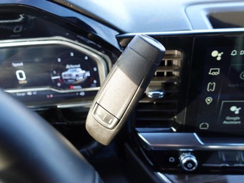 Used 2024 GMC Sierra 1500 Elevation image 42