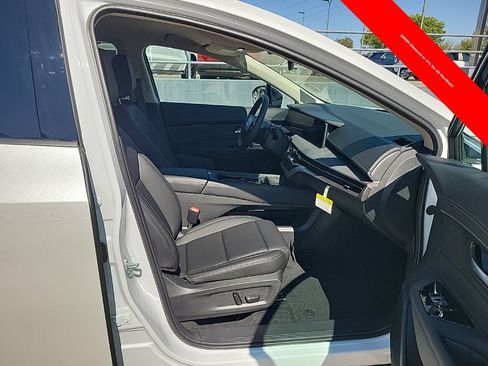New 2025 Nissan Murano SV AWD/4WD image 17