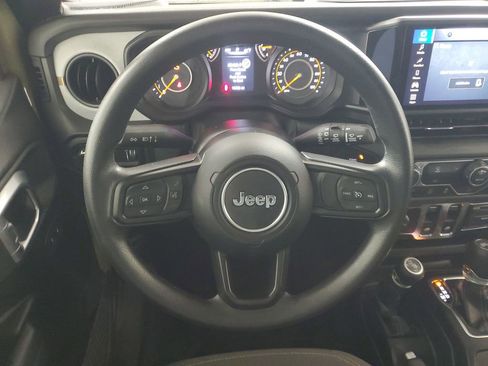 Used 2025 Jeep Wrangler Sport image 14