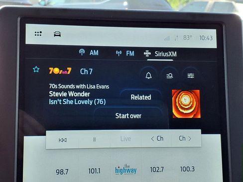 Used 2023 Ford Edge SEL image 19