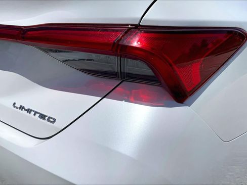 Used 2022 Toyota Avalon Limited w/ Advanced Safety Package FWD image 30